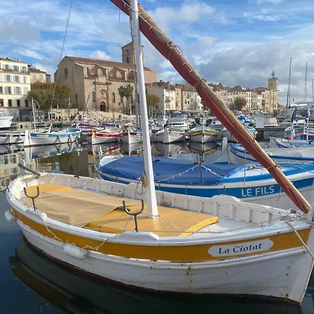 דירה Central, Fully Equipped, Enjoy!